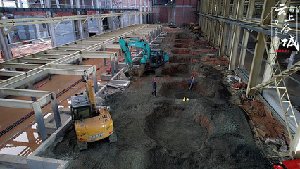 谷城吉利硅谷項(xiàng)目 國慶假期“不打烊”，挑燈夜戰(zhàn)施工忙