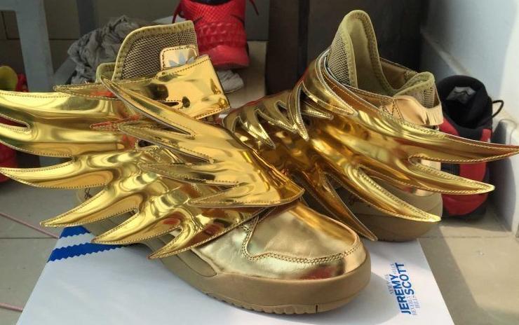 三葉草翅膀阿迪達斯 Jeremy Scott JS Wings 3.0 土豪金 發(fā)售時間與網(wǎng)絡熱度解析